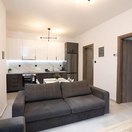 Modern & Comfy Apartment Thessaloniki Exterior photo